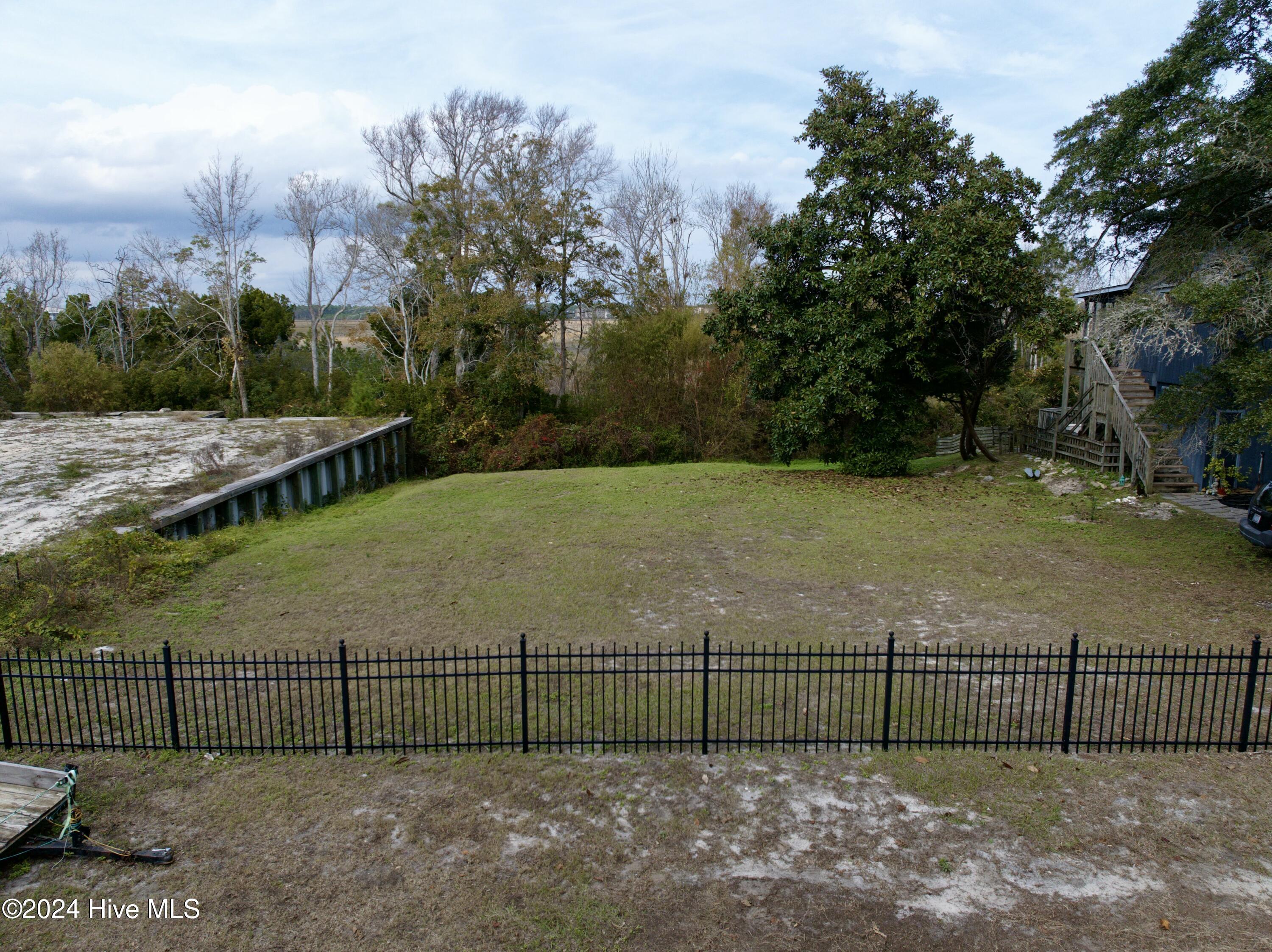 Property Photo: 206 Elizabeth Drive NC 28465