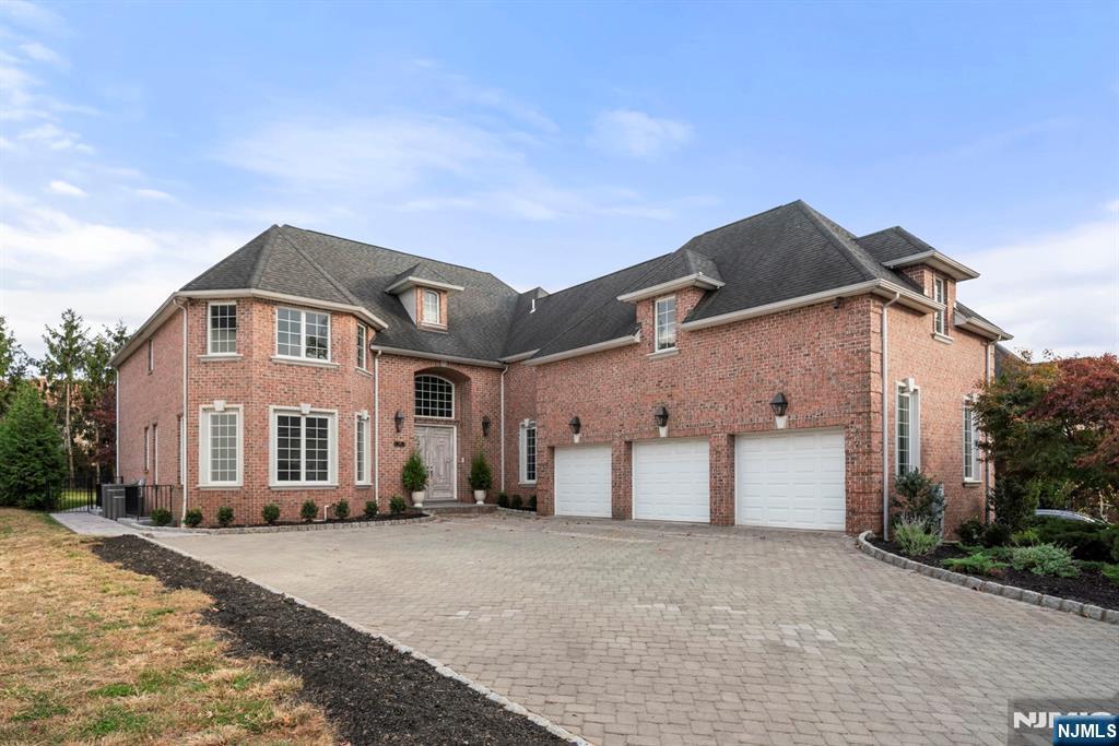 Property Photo: 1086 Arcadian Way NJ 07024