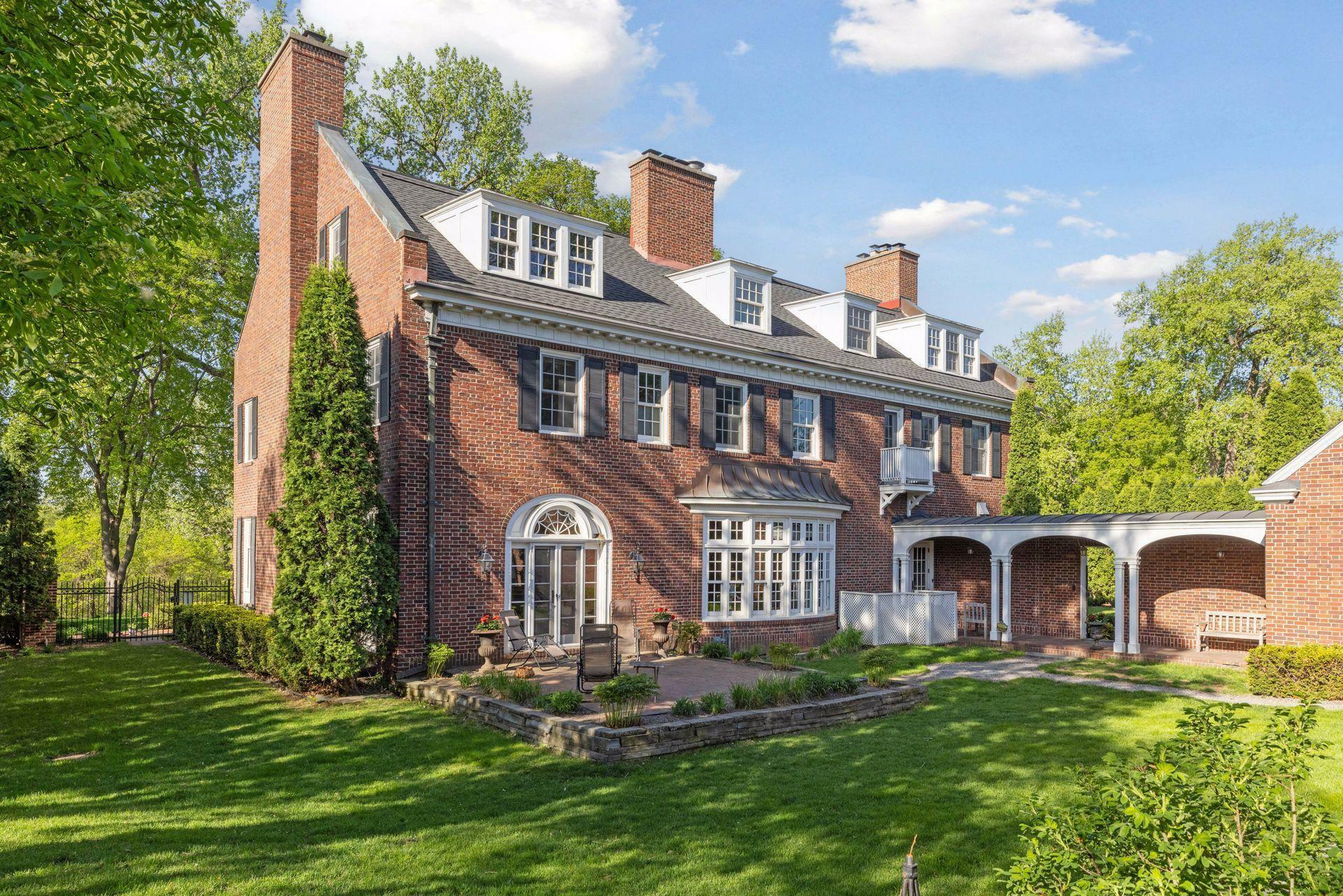 Property Photo: 470 Mississippi River Boulevard N MN 55104