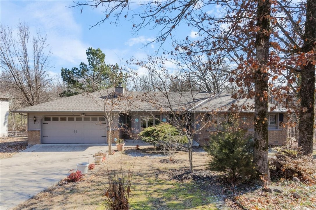 Property Photo:  9 Farnham Drive  AR 72714 