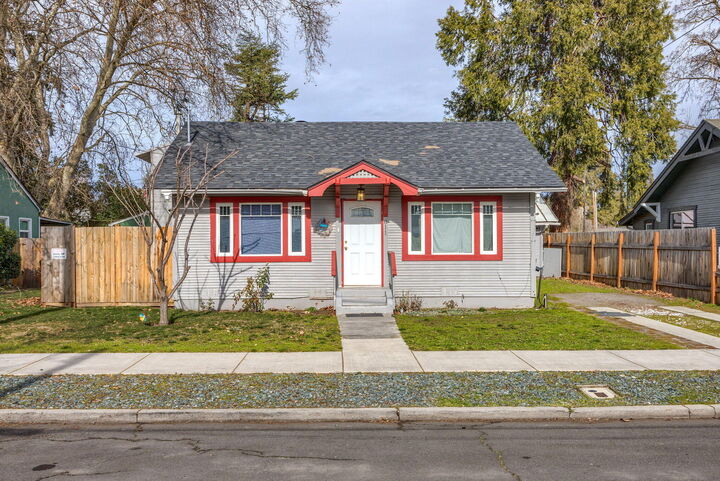 811 Taylor Street  Medford OR 97504 photo