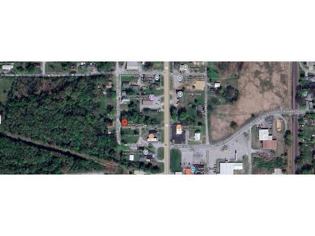 Property Photo:  714 S Douglas Street  IL 62896 