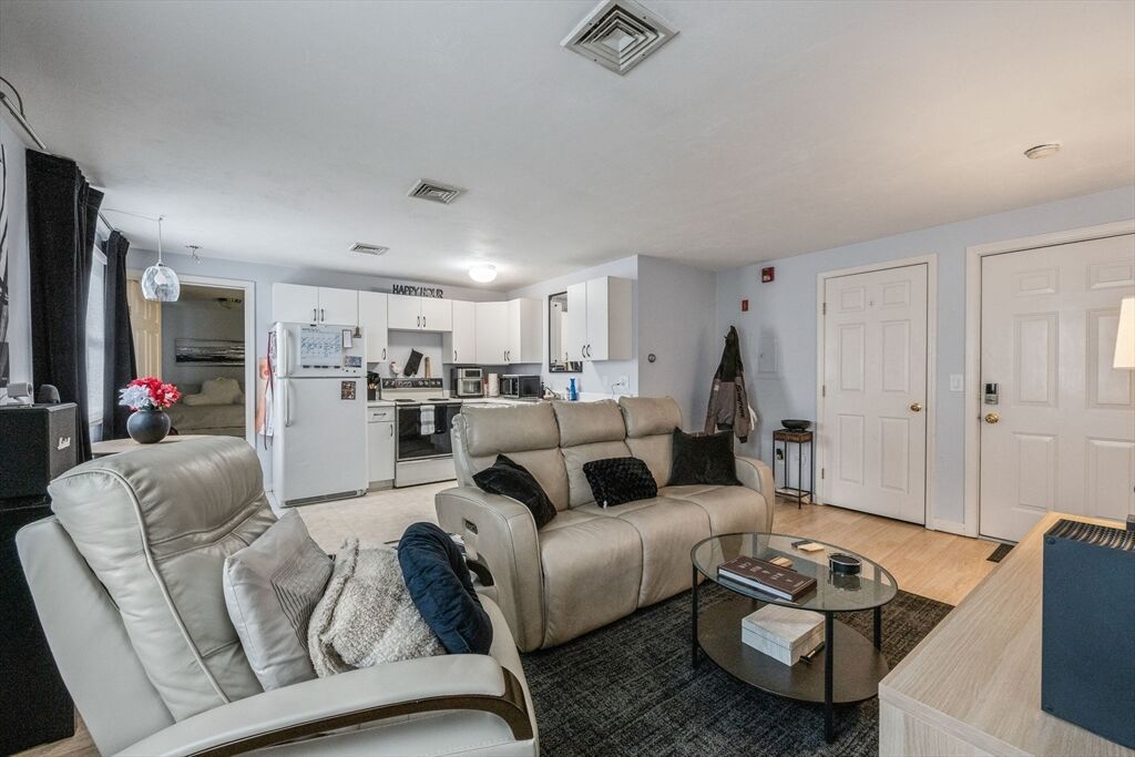 Property Photo:  425-D Main Street D  MA 02633 
