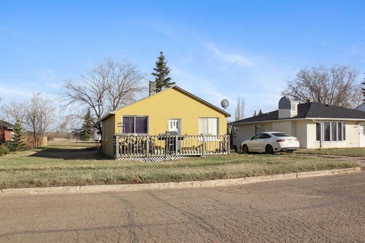 5313 50 Street — photo 1