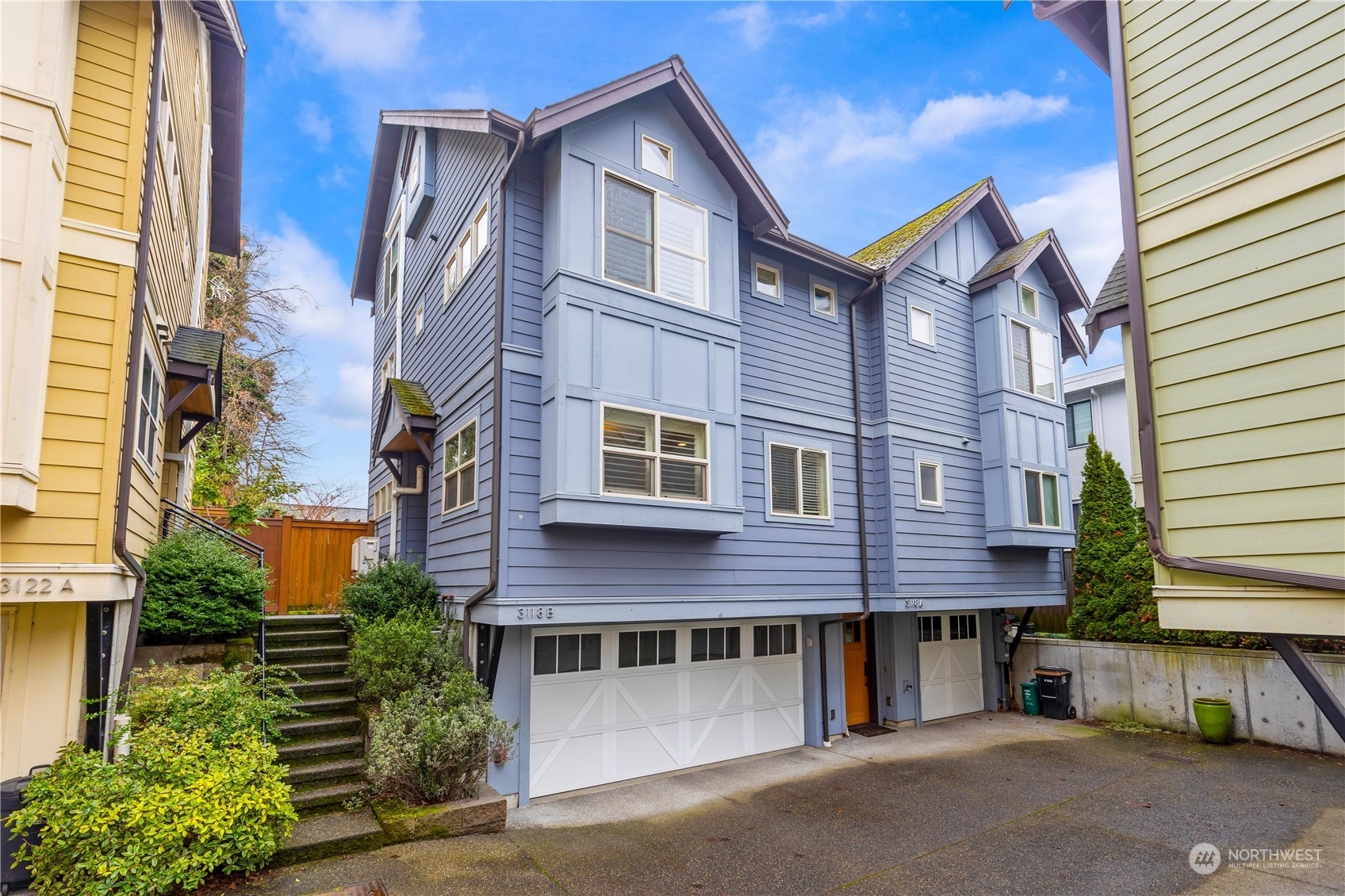 Property Photo:  3118  Franklin Avenue E B  WA 98102 