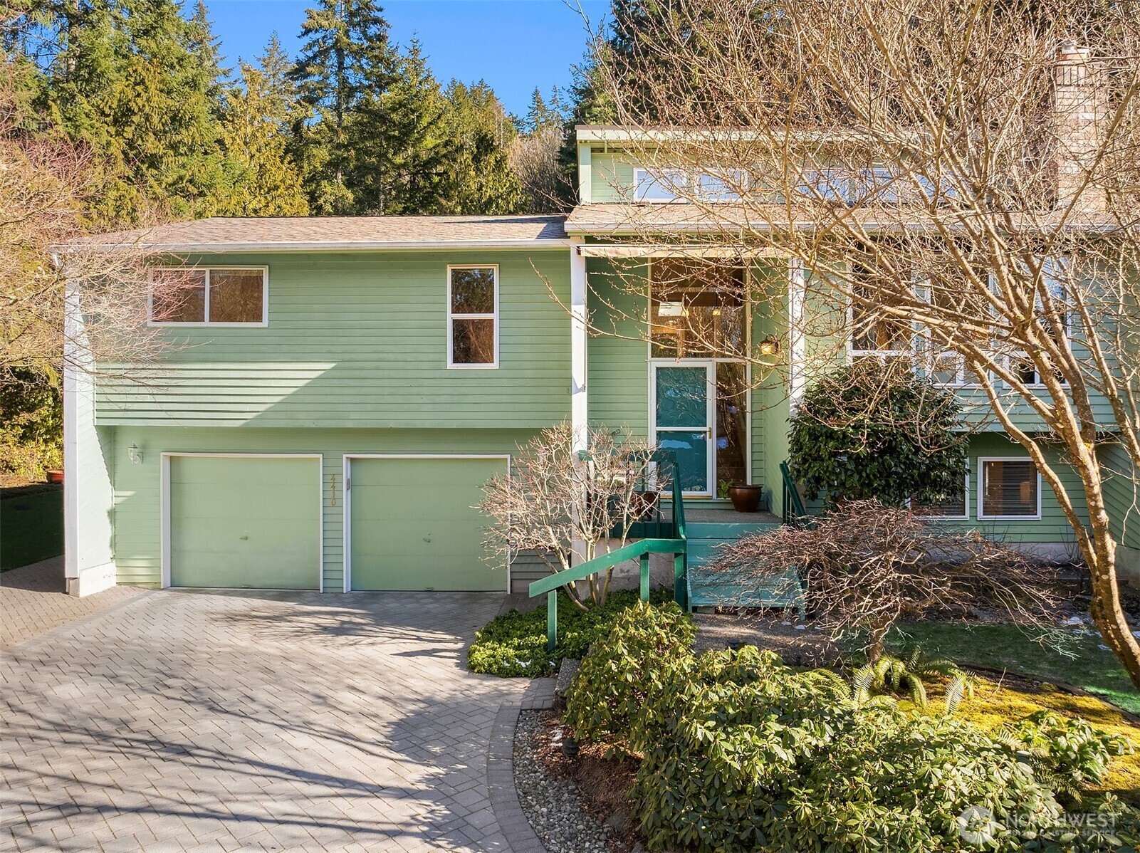 Property Photo:  4410 NE 187th Place  WA 98155 