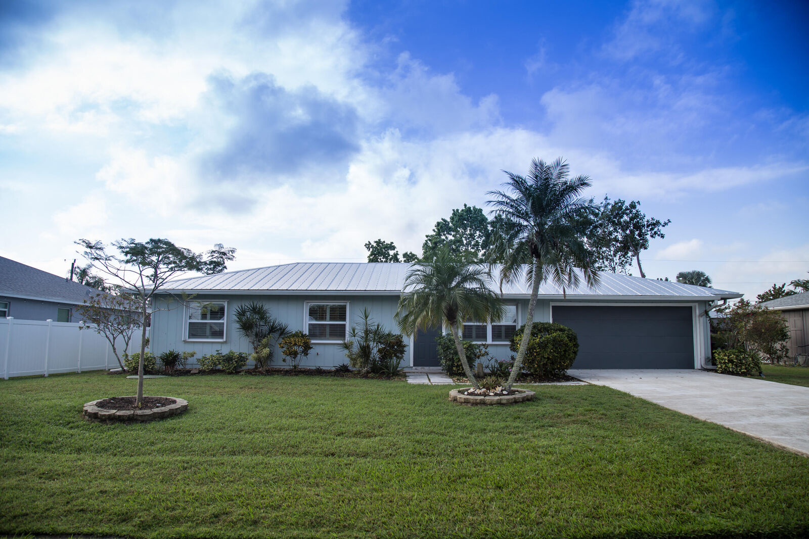 Property Photo: 662 SE Voltair Terrace FL 34983