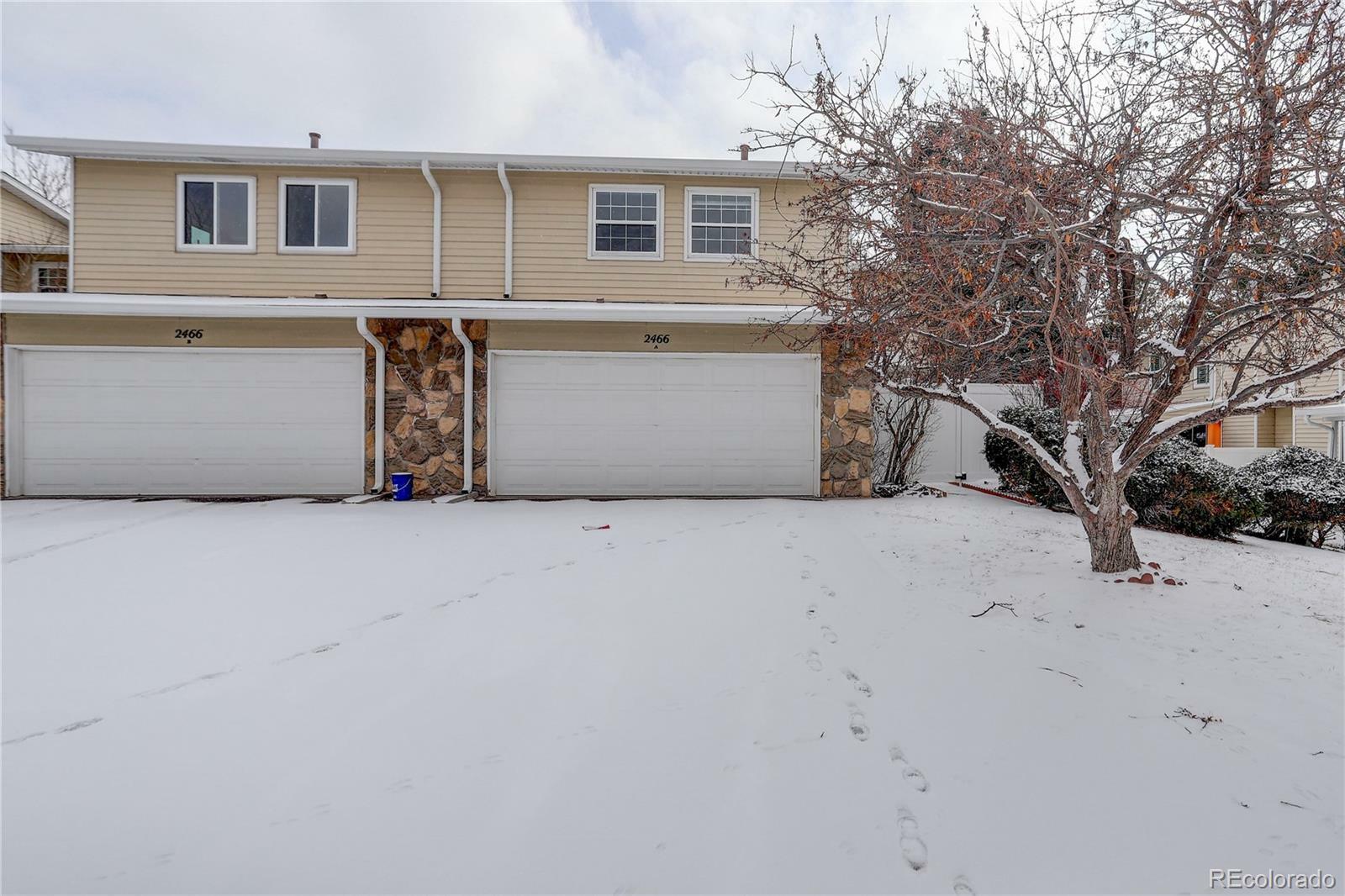 Property Photo:  2466 S Vaughn Way A  CO 80014 