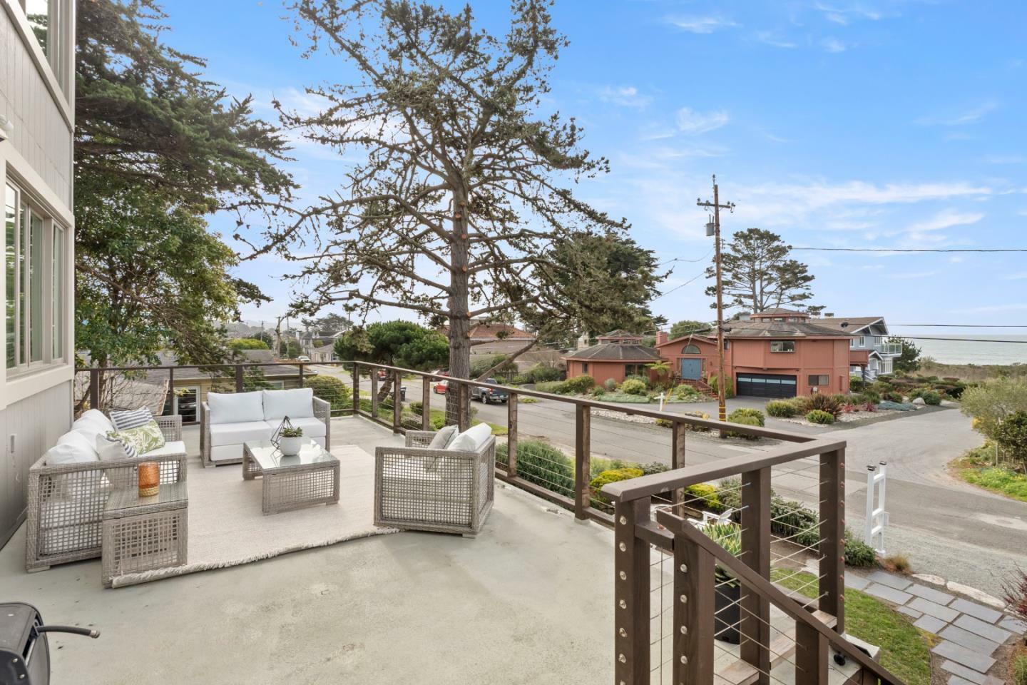 Property Photo:  23 Alameda Avenue  CA 94019 