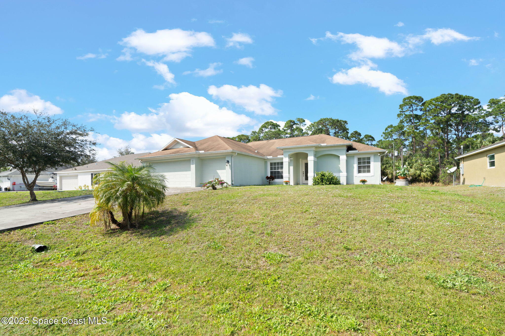 Property Photo:  935 Palo Alto Street SE  FL 32909 