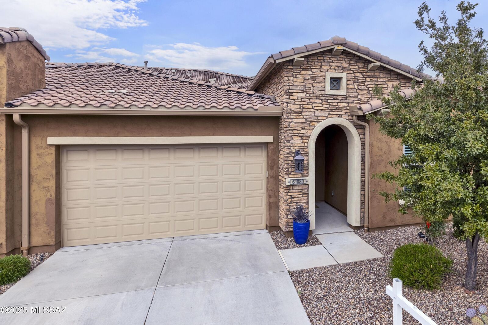 Property Photo:  61080 E Flint Drive  AZ 85623 