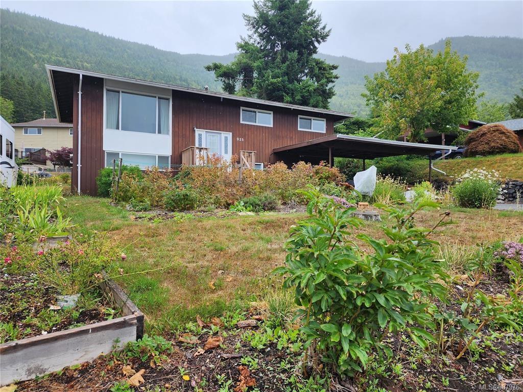 Property Photo: 925 Haida Ave BC V0N 2N0