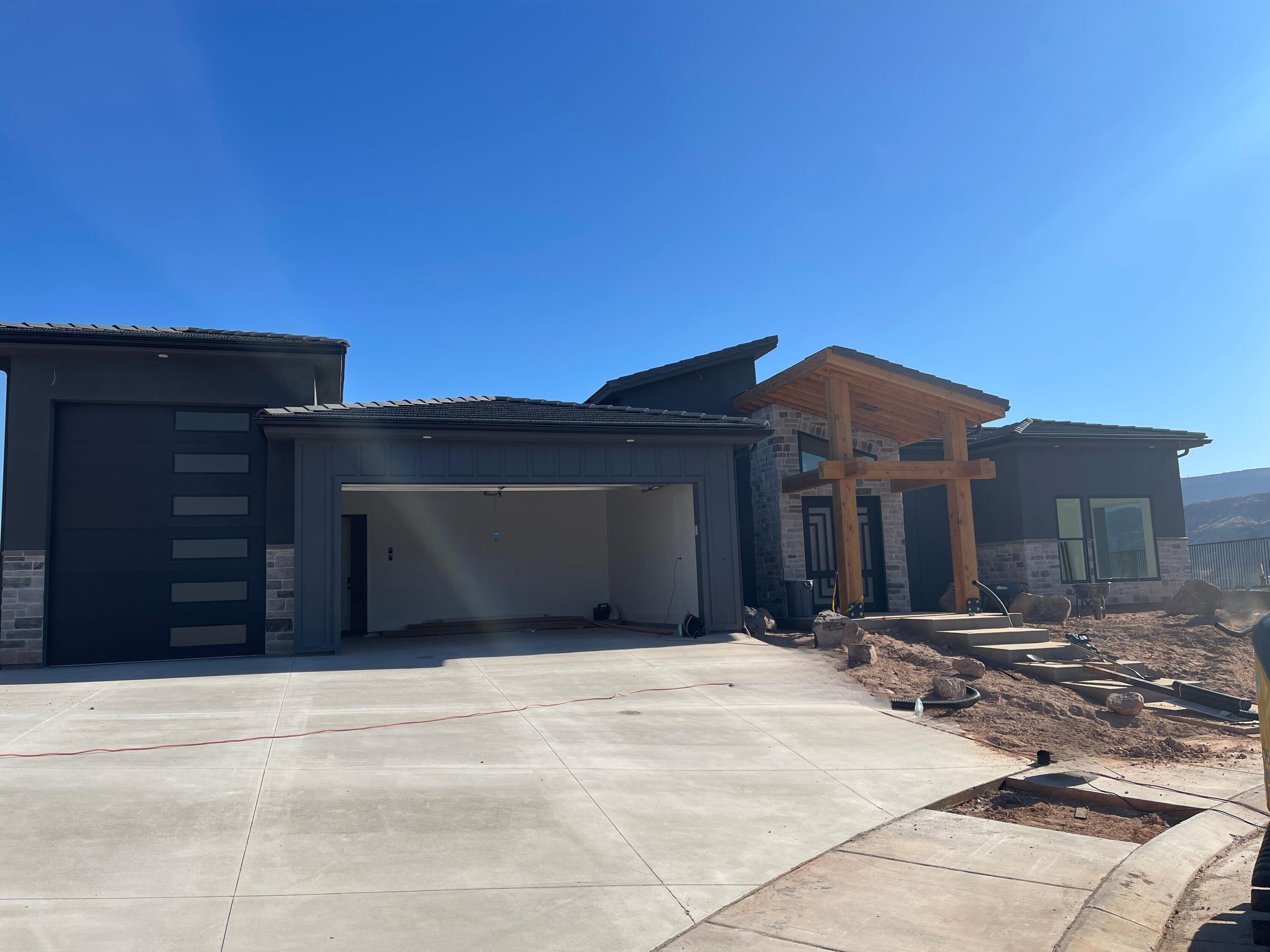 Property Photo: 299 E 1100 N UT 84737