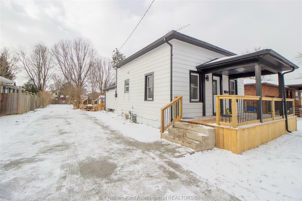 Property Photo:  507 Trerice Street West  ON N0P 1M0 