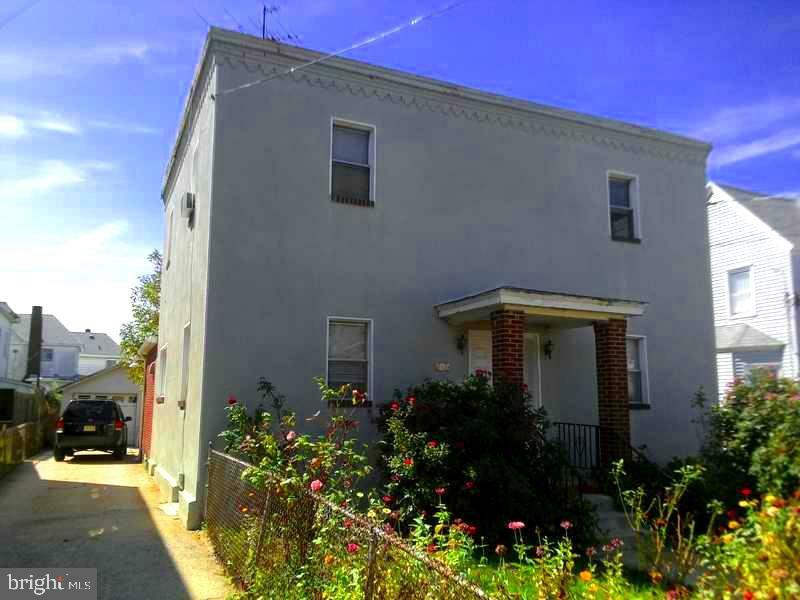 Property Photo:  712 N Delaware Street  NJ 08066 