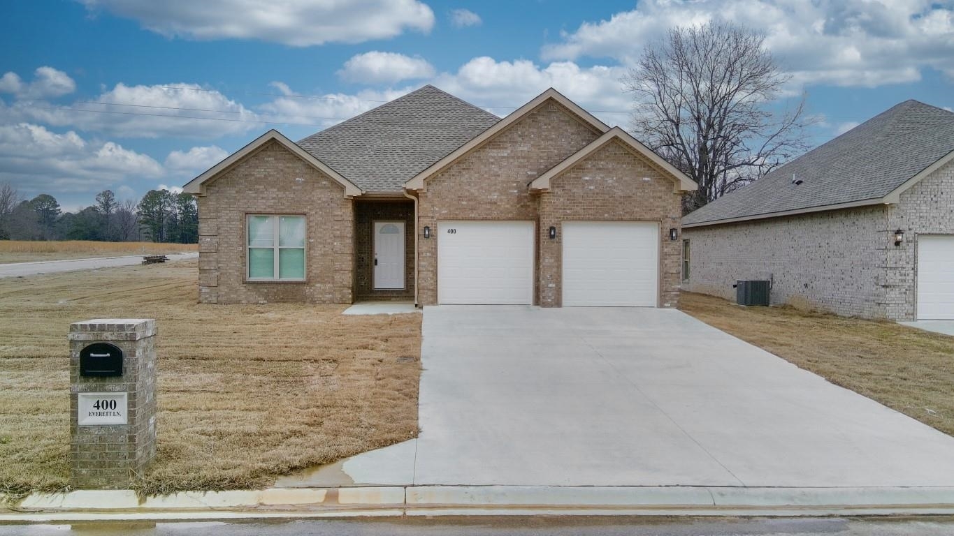 Property Photo: 400 Everett Lane AR 72401