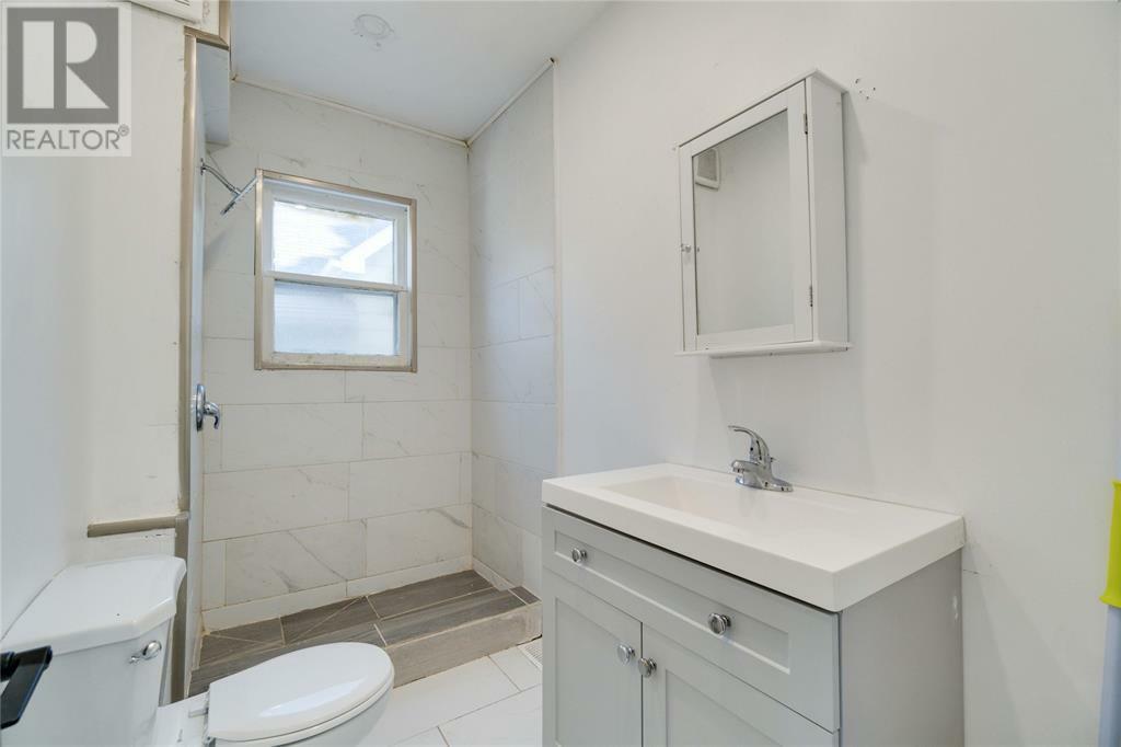 Property Photo:  352 Brock (Lower) Street South  ON N7T 2W9 