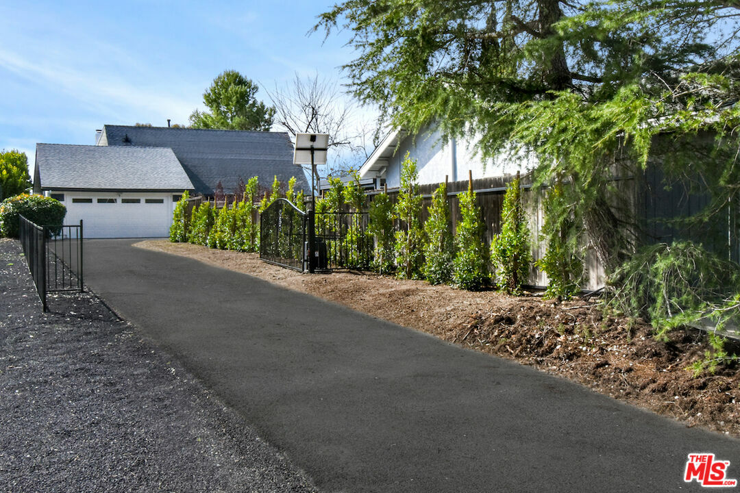 1310 Calle De Oro  Thousand Oaks CA 91360 photo
