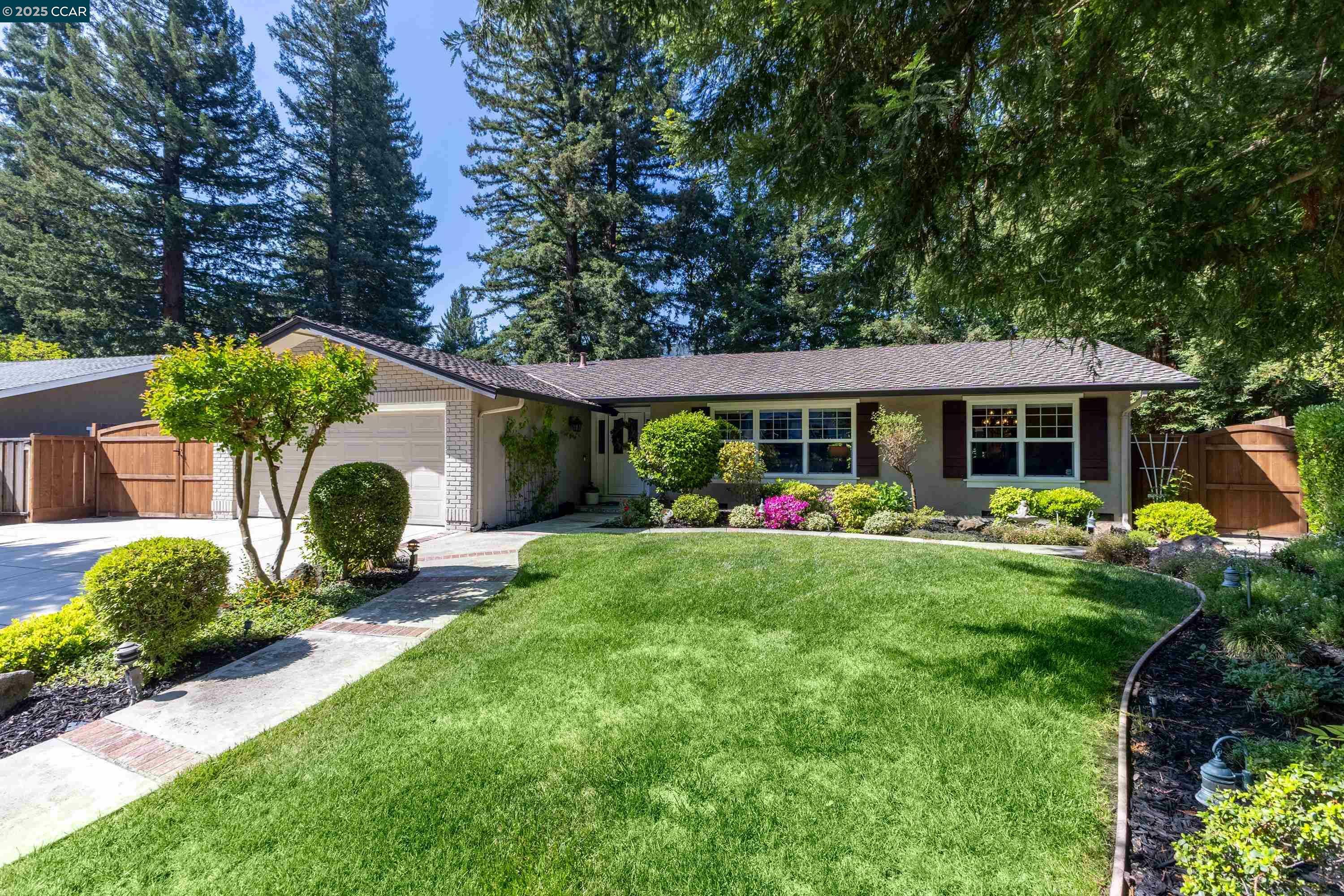 Property Photo: 685 Las Barrancas Dr CA 94526
