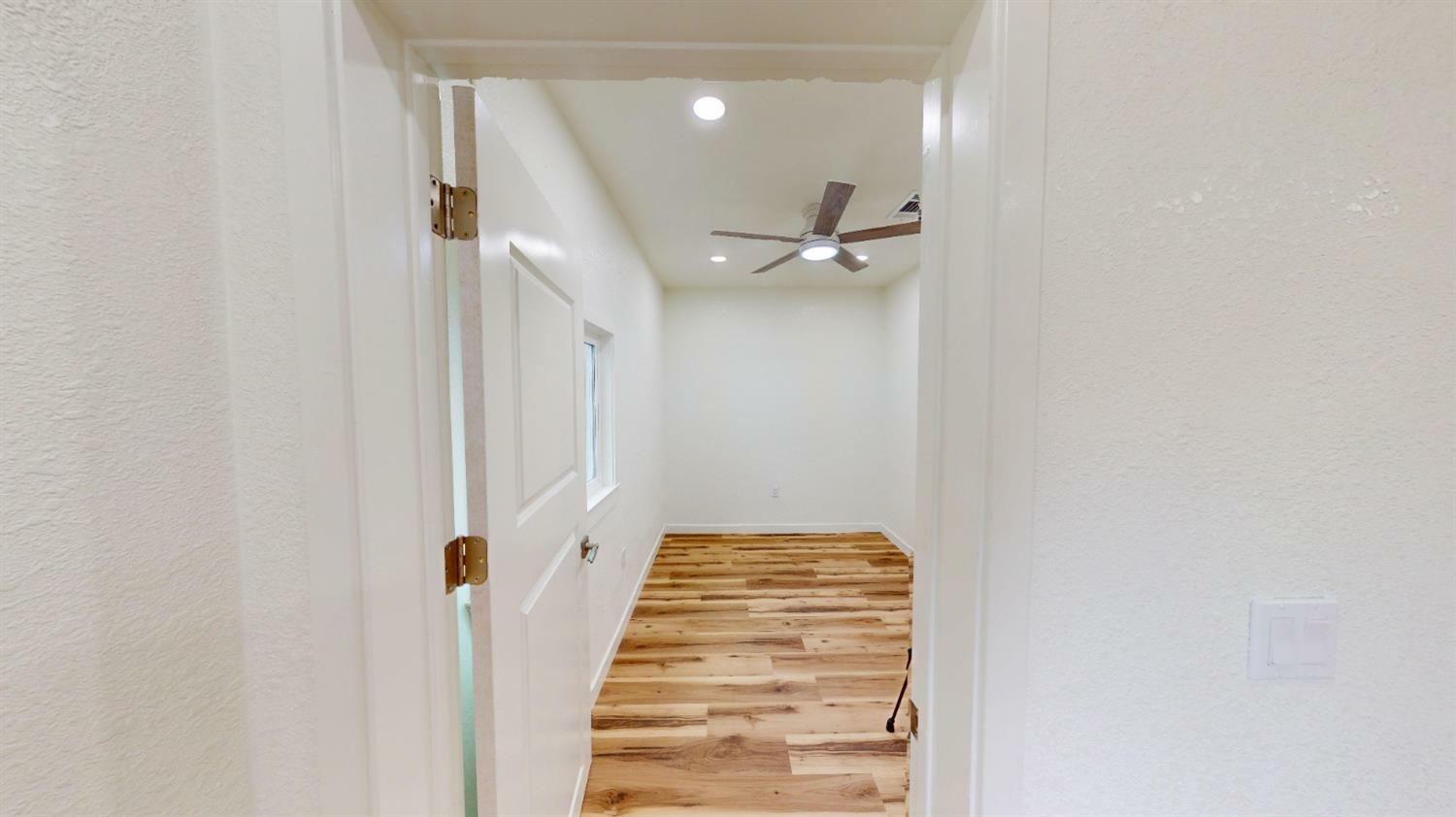 Property Photo:  558 N Acacia Avenue  CA 93654 