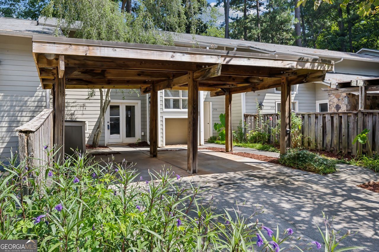 Property Photo:  2106 Clairmeade Valley Road  GA 30329 