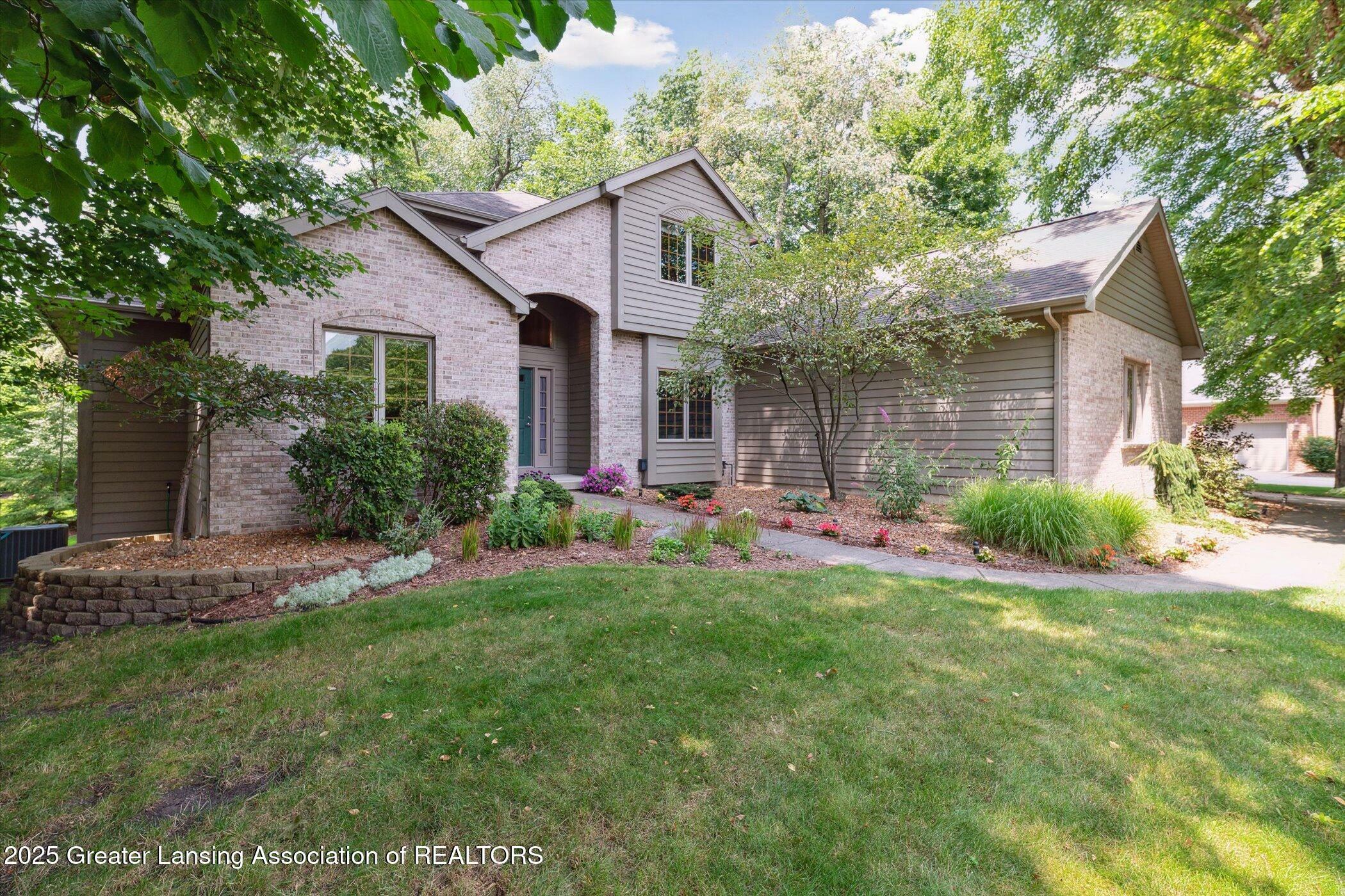 Property Photo:  5551 Silverleaf Court  MI 48840 