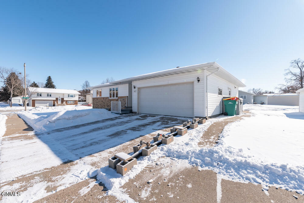 Property Photo:  2117 Harmon Avenue  ND 58501 