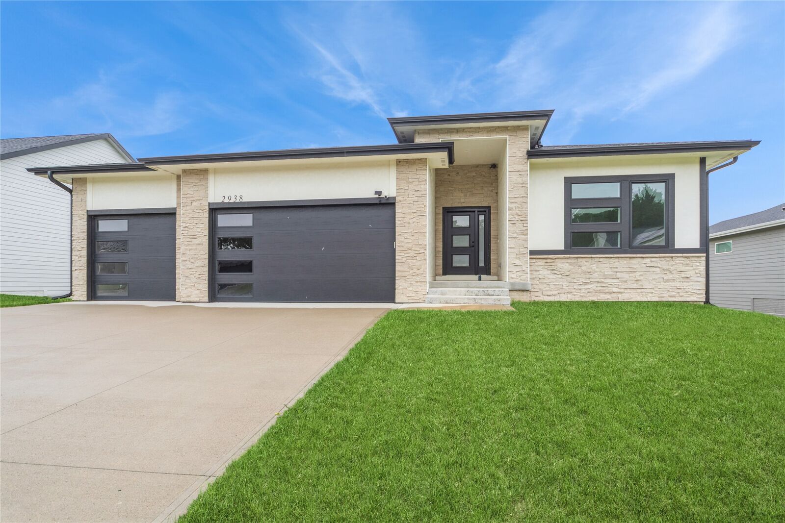 Property Photo:  2938 NE Brentwood Circle  IA 50111 