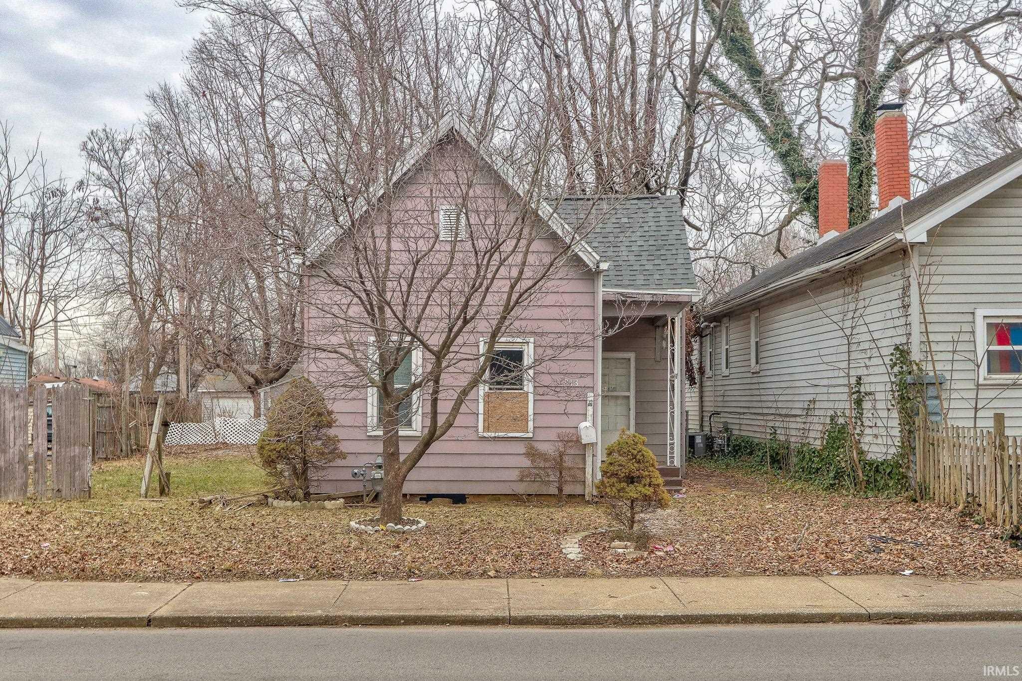 Property Photo:  913 N Governor Street  IN 47711-5065 