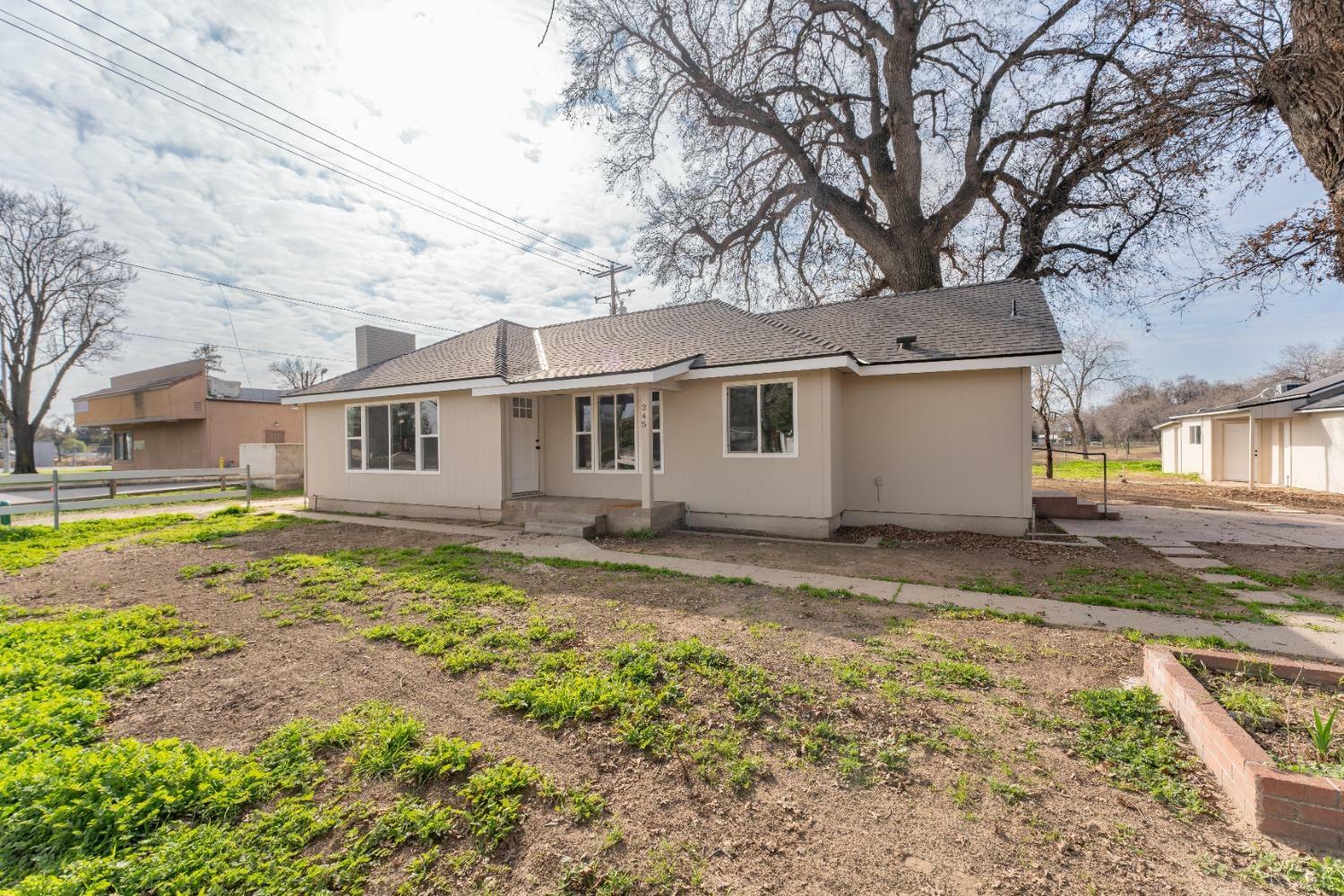 Property Photo: 245 S Linwood Street 247 CA 93291