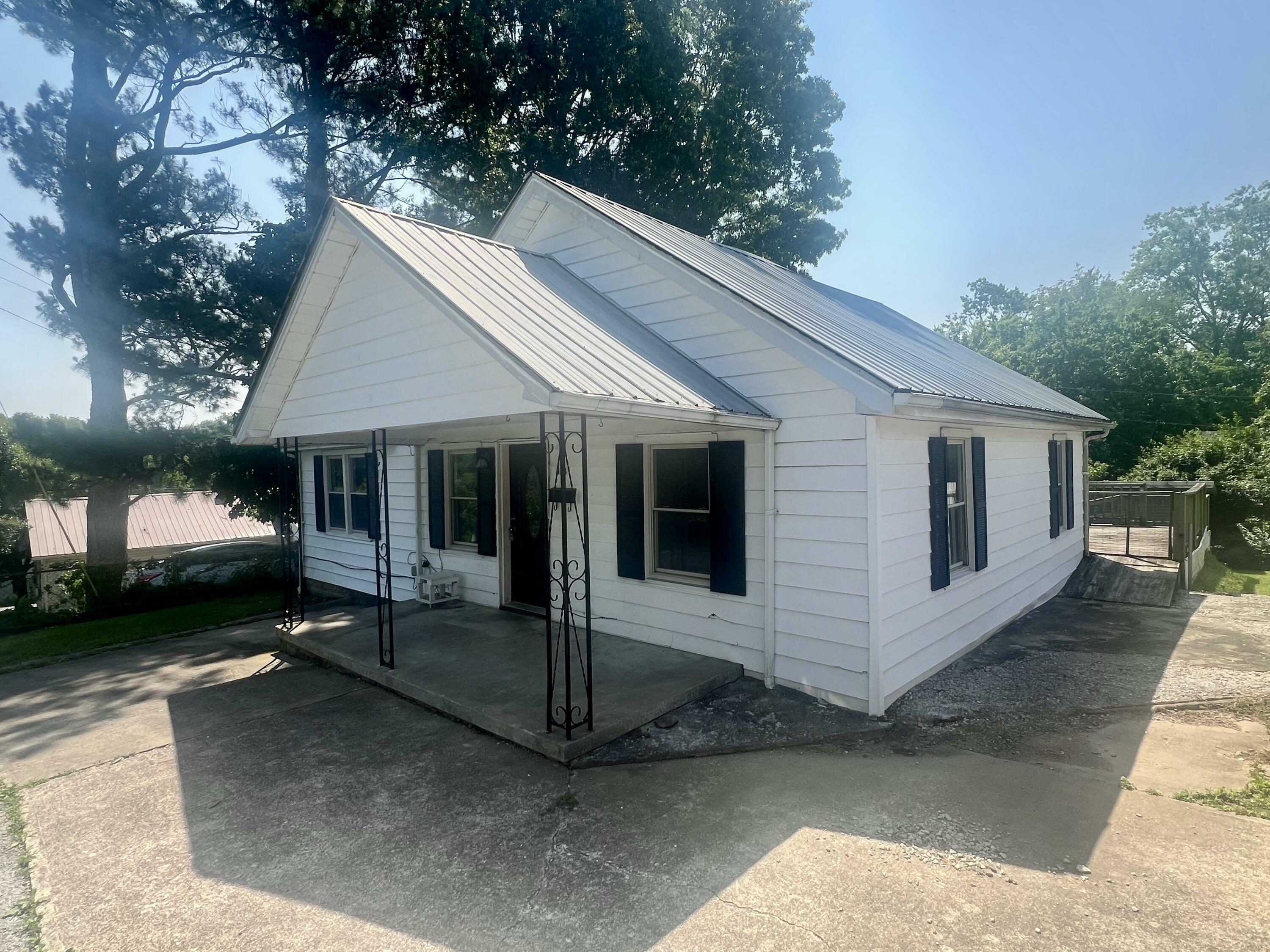 Property Photo: 428 East Second Street KY 40741