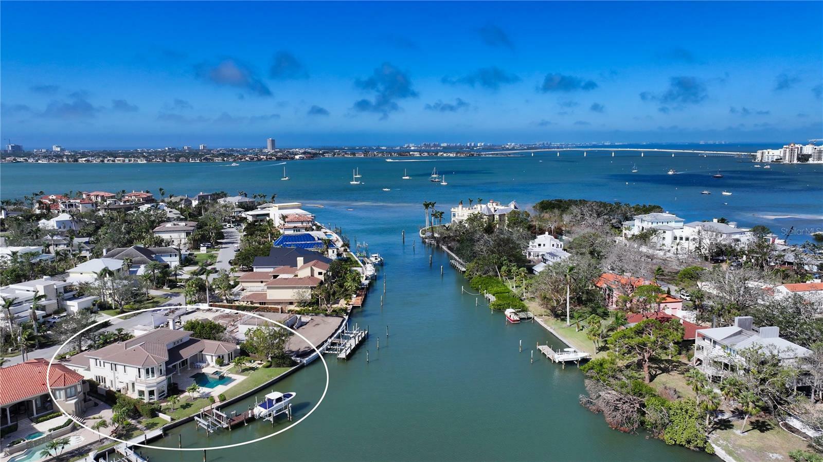 Property Photo:  1344 Harbor Drive  FL 34239 