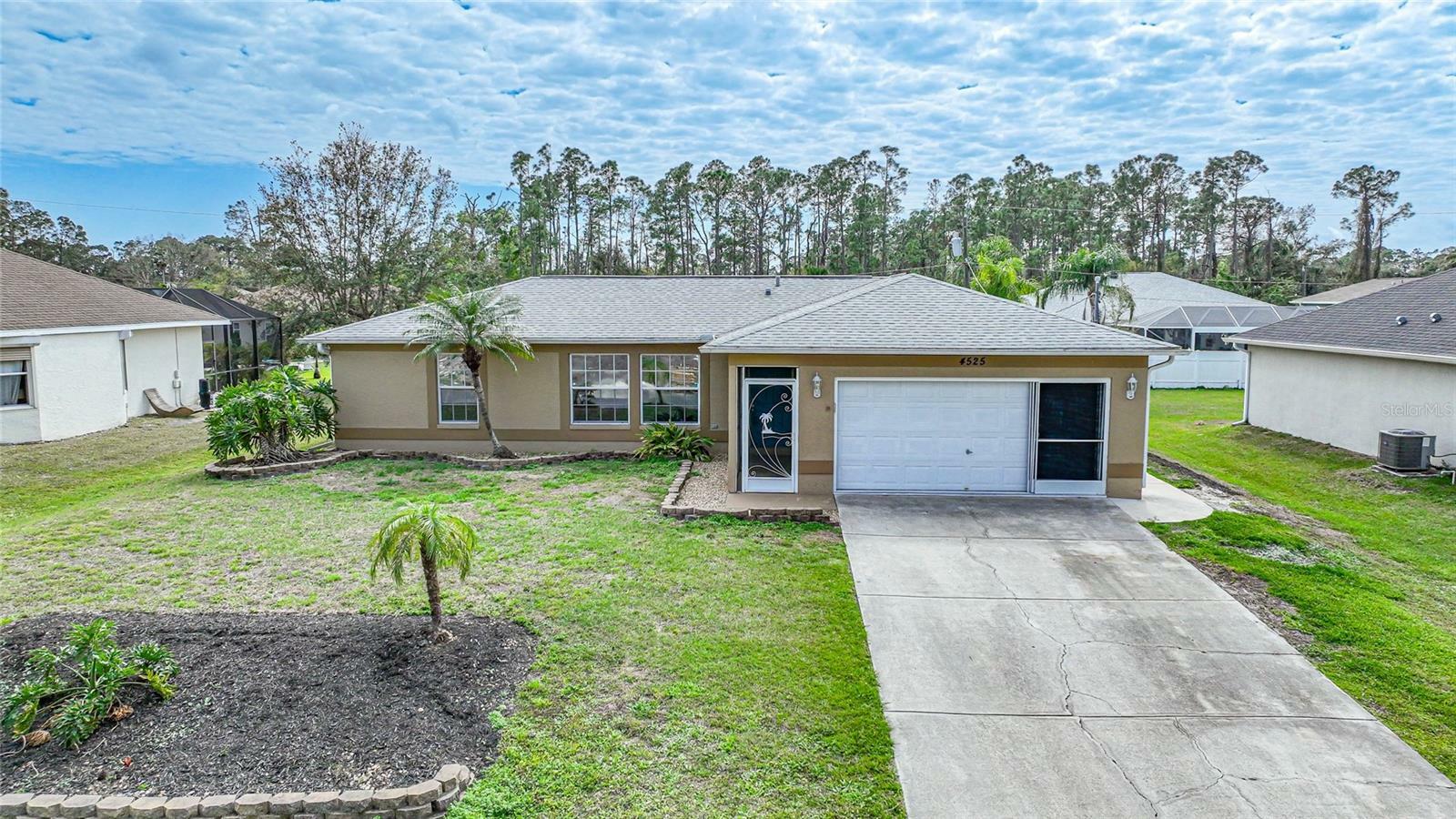 Property Photo: 4525 Jaslo Avenue FL 34286