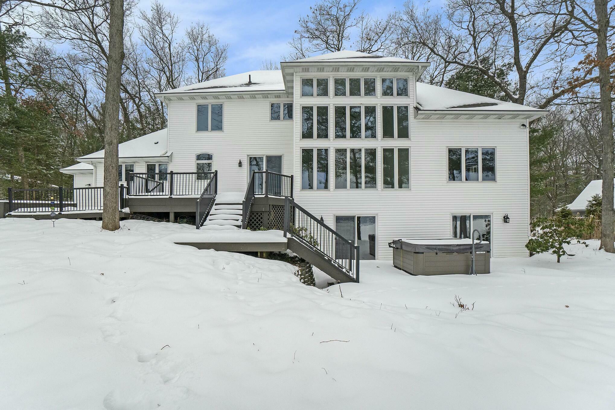 Property Photo:  4121 Wildwood Dr Drive  MI 49010 