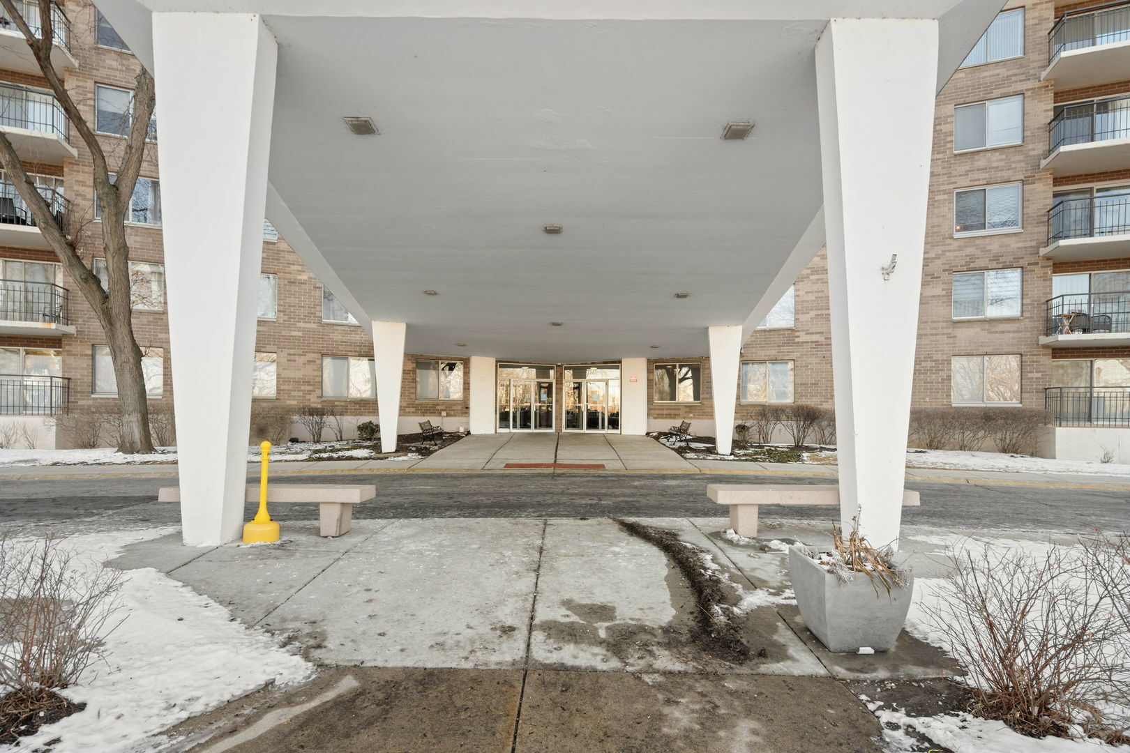 Property Photo:  7141 N Kedzie Avenue 1011  IL 60645 