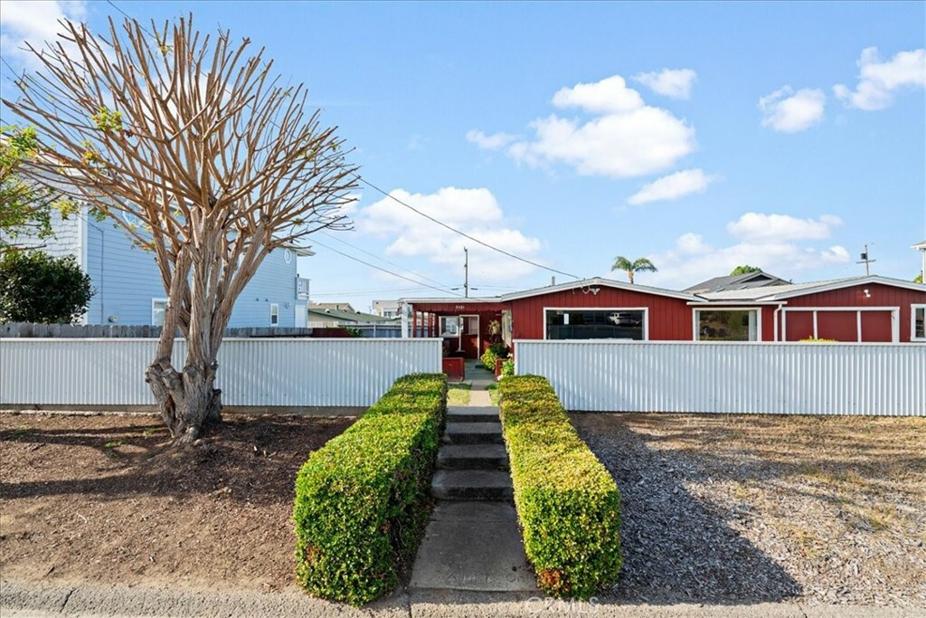Property Photo:  2931 Hemlock Avenue  CA 93442 