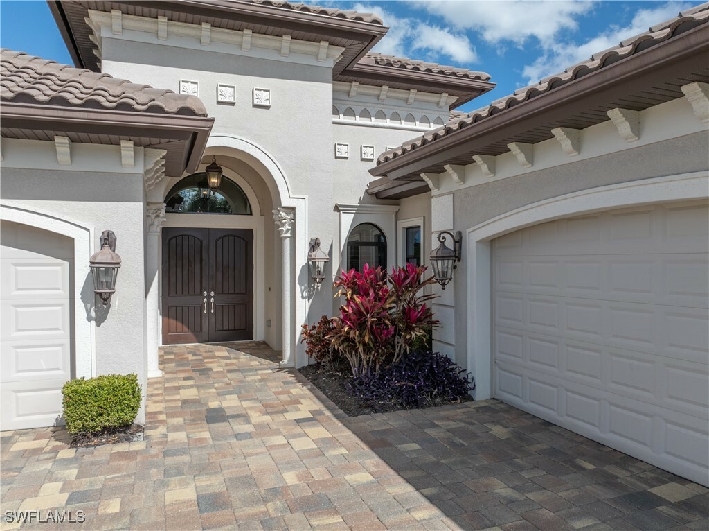 Property Photo:  10967 Esteban Drive  FL 33912 