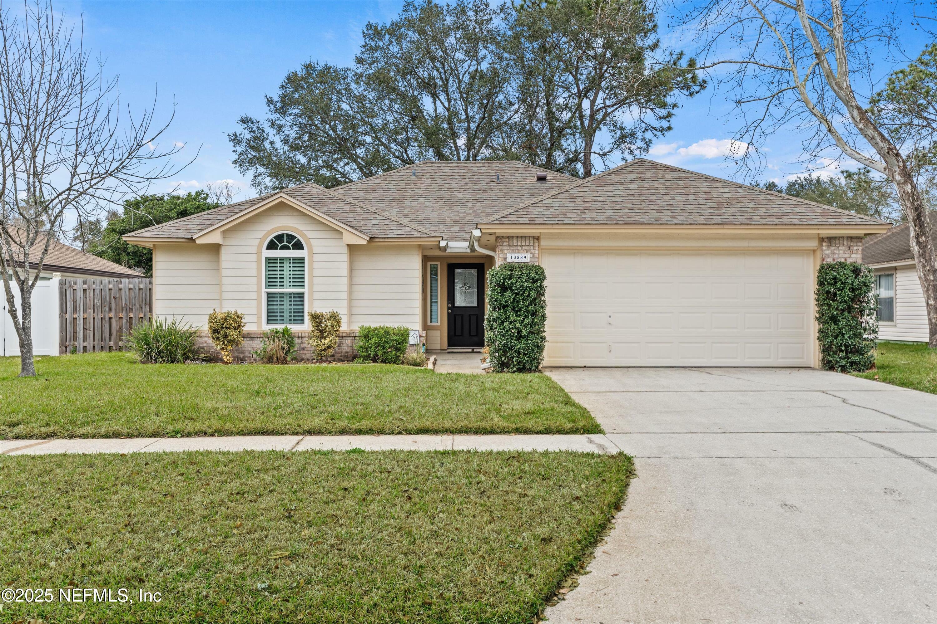 Property Photo:  13589 Capistrano Drive S  FL 32224 