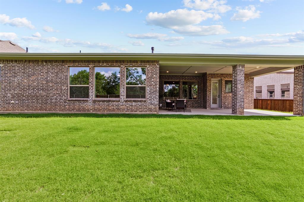 Property Photo:  2805 Long Trail  TX 76063 