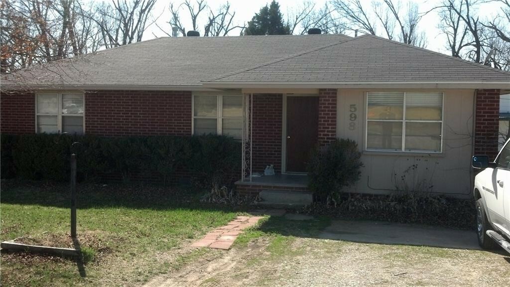 Property Photo:  598 N 40th Street  AR 72762 