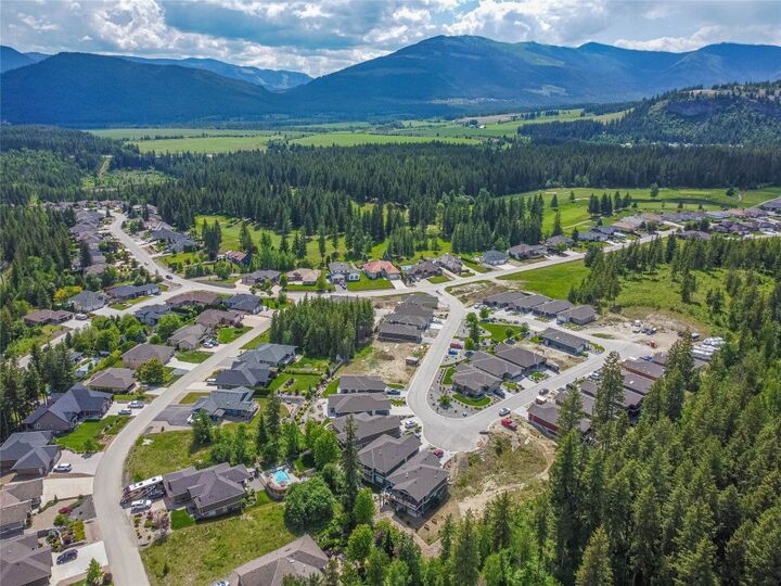 Property Photo:  2715 Golf Course Drive 10  BC V0E 1H1 