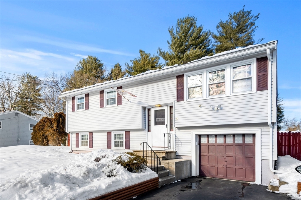 Property Photo:  9 Harjean Rd  MA 01821 