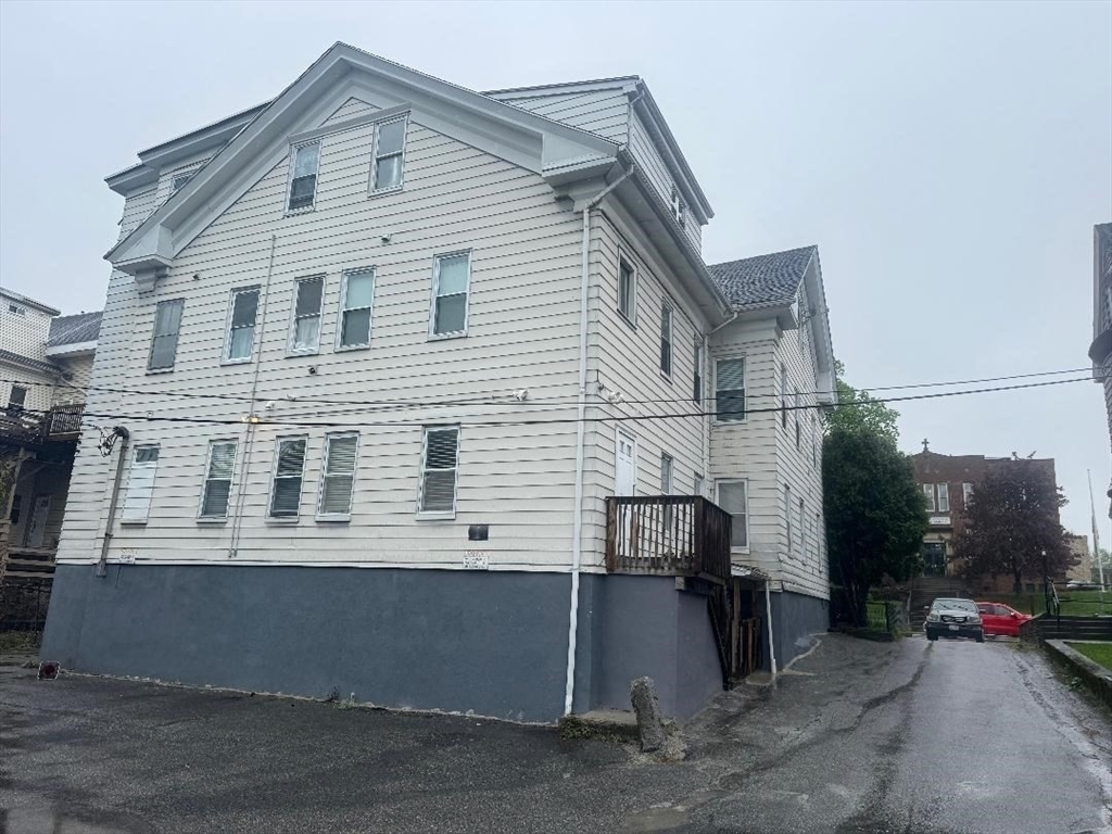 Property Photo: 862 Main St MA 01610