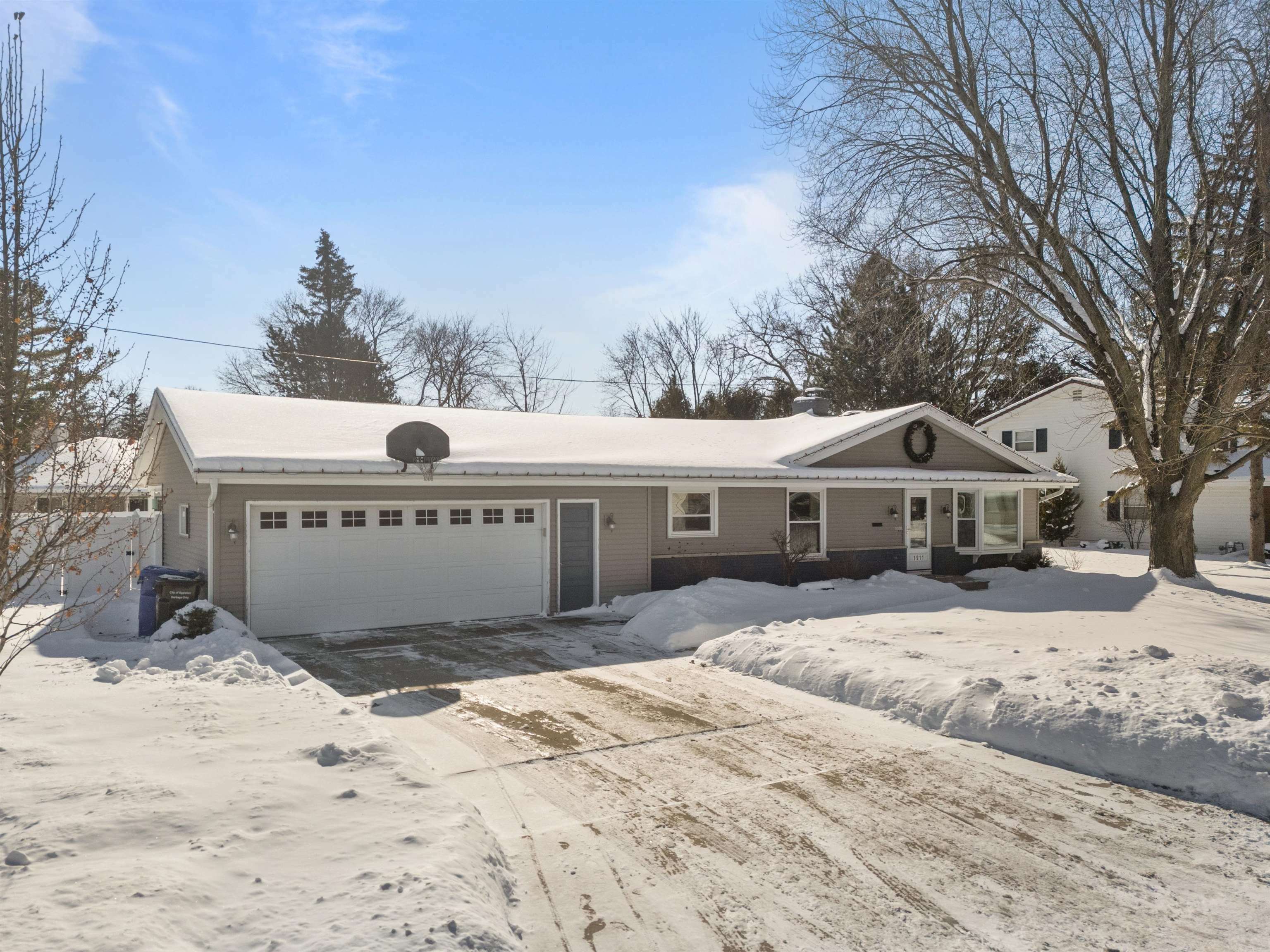 Property Photo:  1911 W Charles Street  WI 54914-4843 