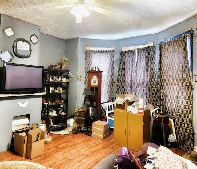 Property Photo:  208 Randolph Street  KS 47374 
