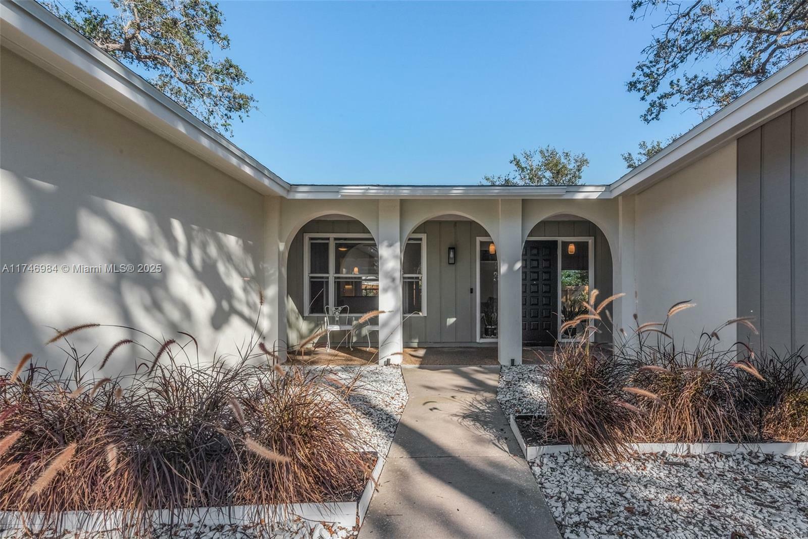 Property Photo:  10221 Bay Hills Dr. N.  FL 33774 