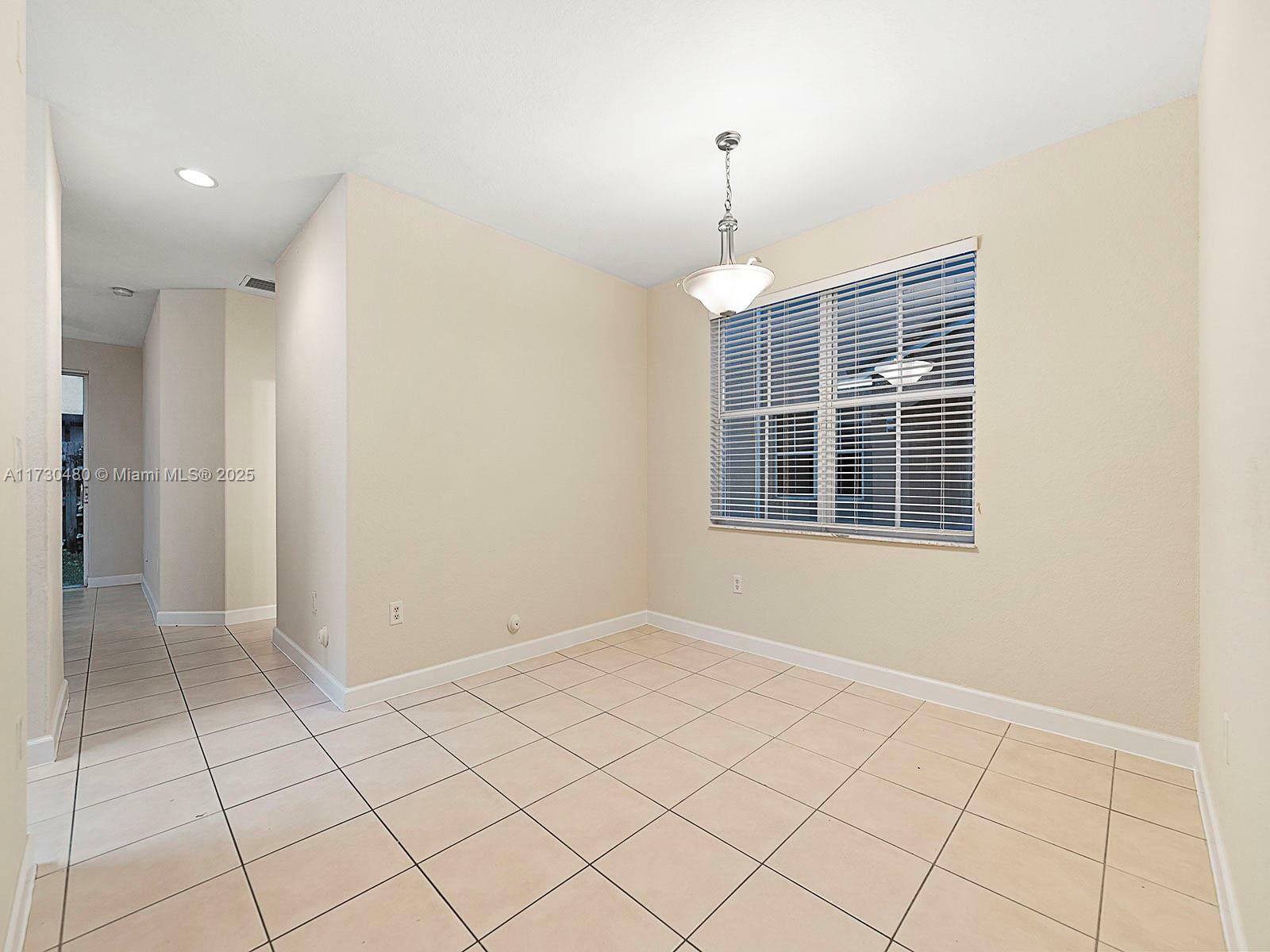 Property Photo:  1417 SE 26th Ave  FL 33035 