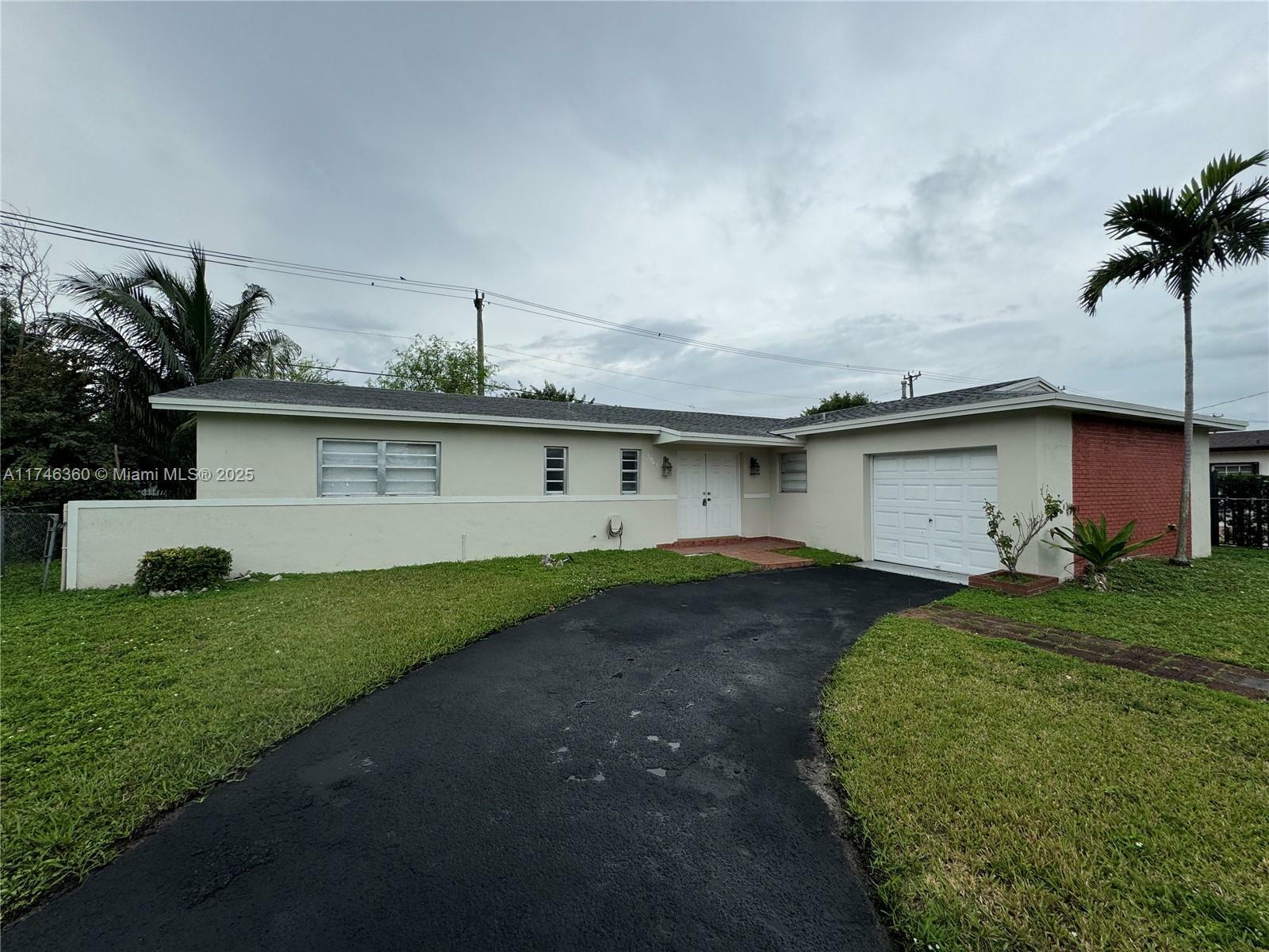 Property Photo: 3942 SW 119th Ave FL 33175