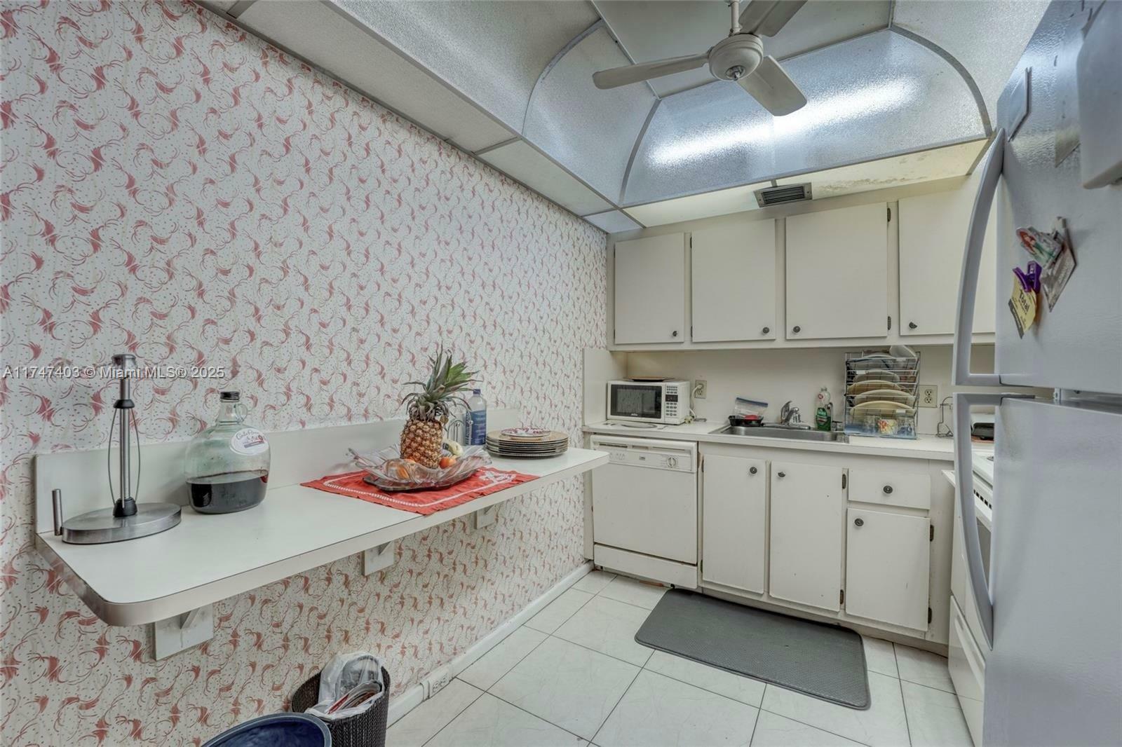 Property Photo:  13500 SW 1st St 202U  FL 33027 