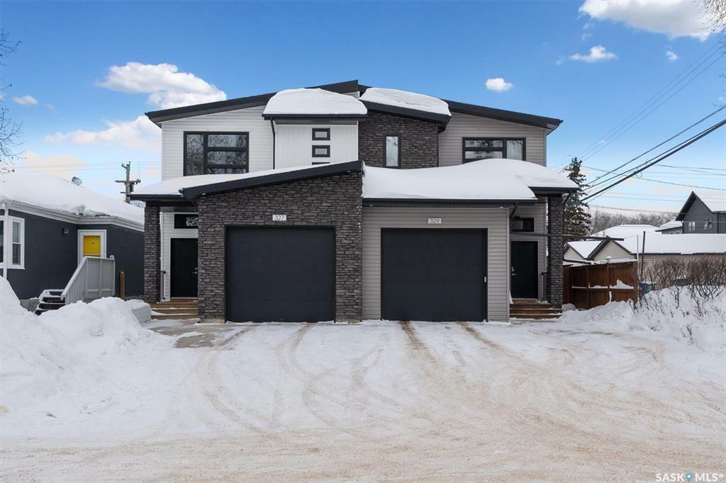 Property Photo:  329 2nd Street E  SK S7H 1N7 